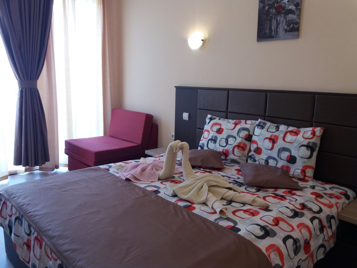 Hotel Sirena Primorsko Exterior photo